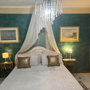 Massenzio's House Bed & Breakfast
